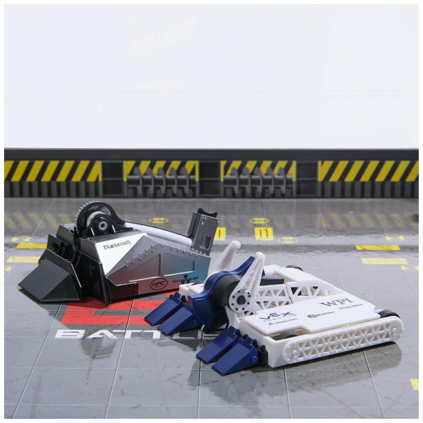 HEX BOTS BattleBots Arena Bite Force & Blacksmith Remote Control Robot Toy